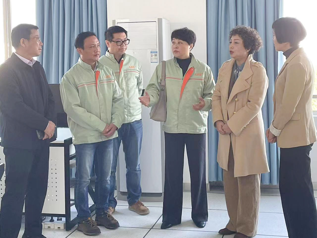 浙江宏利汽配集團(tuán)與嘉興南湖學(xué)院信息工程學(xué)院校企聯(lián)合實(shí)驗(yàn)室揭牌儀式順利舉行